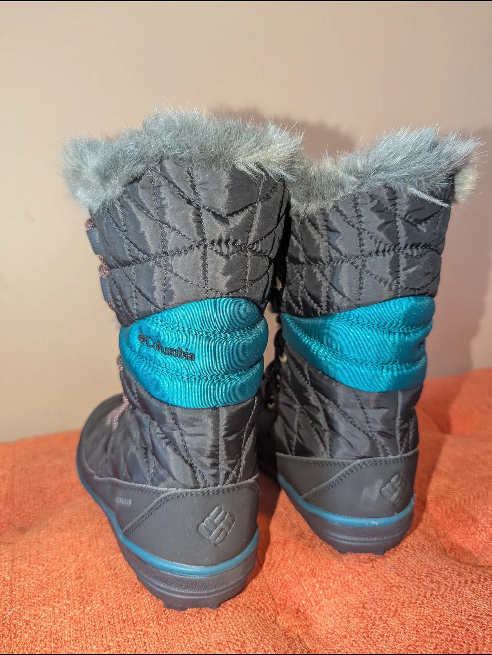 Columbia Black Winter Snow Boots with Bright Blue Accent Waterproof